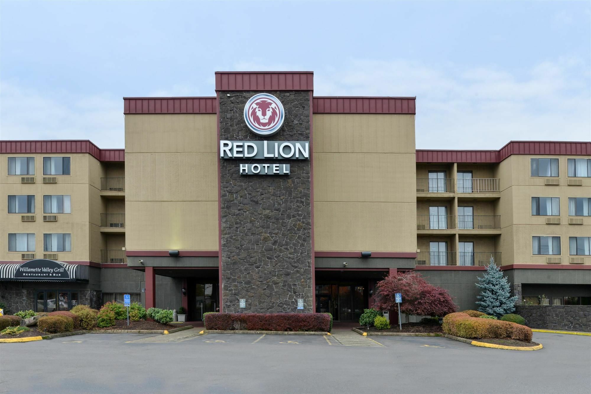 Holiday Inn - Salem, An Ihg Hotel Exterior photo